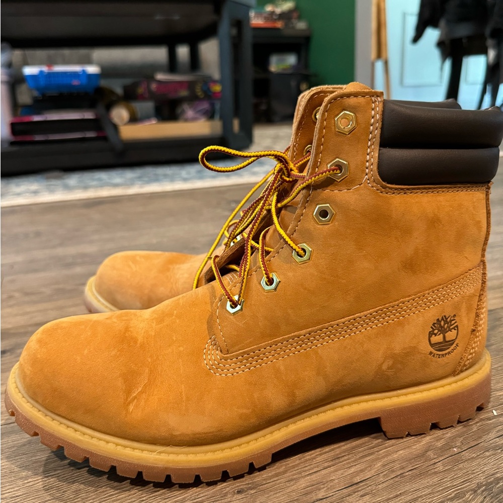 Timberland Orange and Green Tag Detail